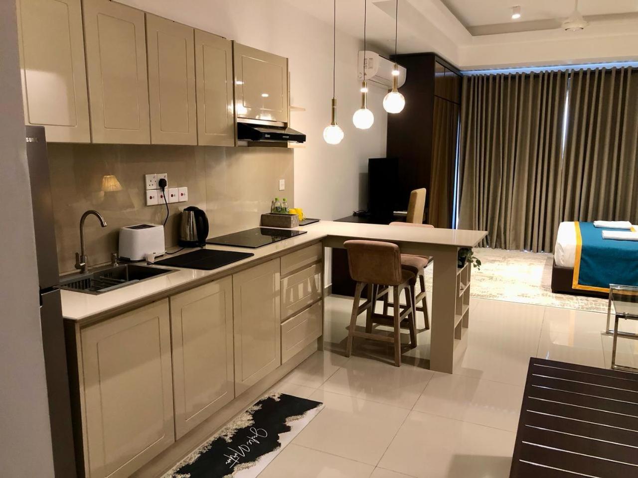 Negombo Ocean Breeze - Bliss On The Beach Luxury Apartments By Serendib Vacation מראה חיצוני תמונה